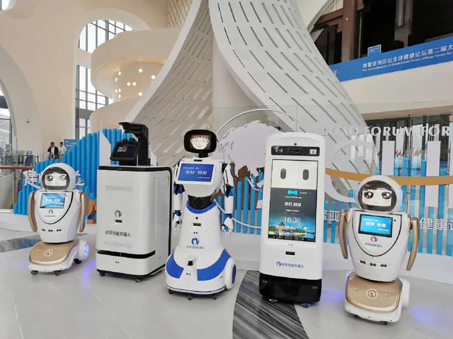 创泽消毒机器人及多款智能机器人亮相博鳌亚洲论坛第二届全球健康博览会